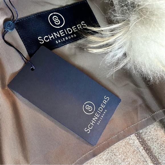 Schneider’s of Salzburg NWT wool cape with fur trim hood! - Picture 13 of 16